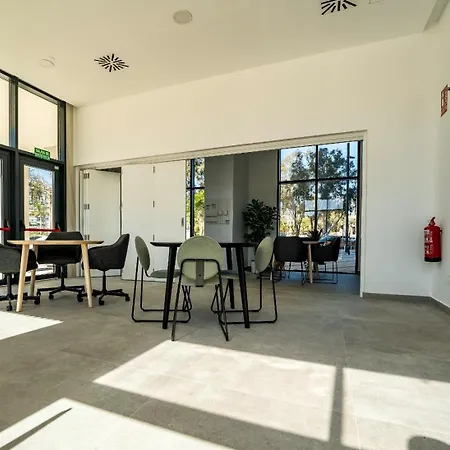 Skyline 4 Pool & Parking Free Holiday home