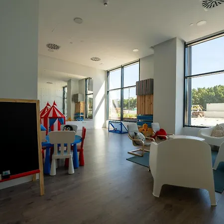 Skyline 4 Pool & Parking Free